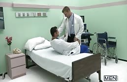 Escena de sexo anal en un hospital
