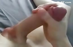 Video de masturbación con un chico caliente